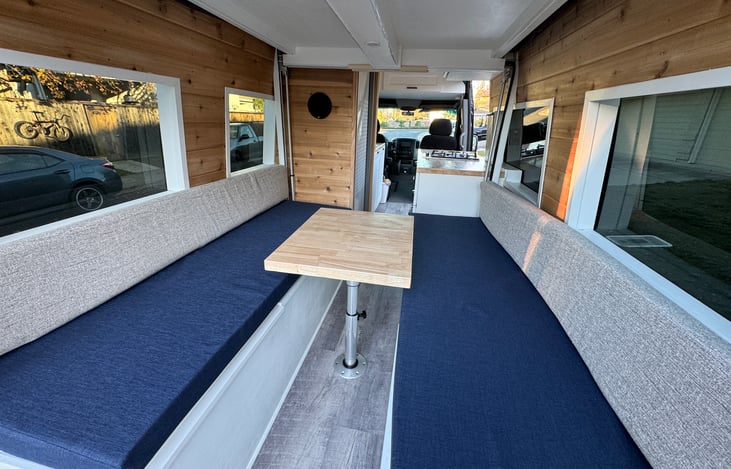 Lounge area with removable pedestal table
