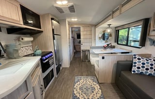 STUNNING + 2022 *Twilight* (Delivery Available)