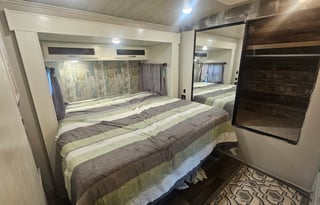 2023 Keystone Couger Halftime 33 RLI