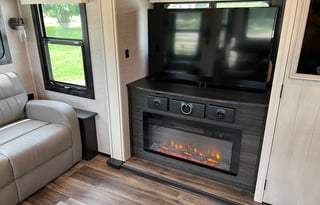 2022 Jayco Sleeps 8 Ready for your Next Adventure!