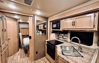 2018 Thor A.C.E. Class A | Sleeps 8 | 28Ft Long