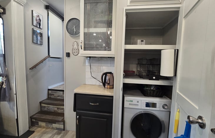 Kitchen closet with all in one, ventless, washer dryer combo