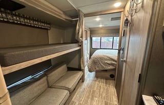 2020 Sunseeker 3250LE Ford