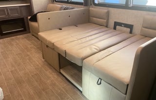 Sleeps 8 ~ 2 FULL baths! - FINDING CLARA-T!