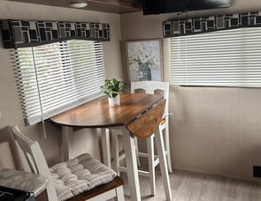 Dutchmen RV Coleman Lantern Series 202RDWE