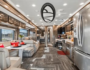 Fleetwood RV Discovery LXE 40G