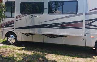 2008 Monaco Monarch 34 SBD