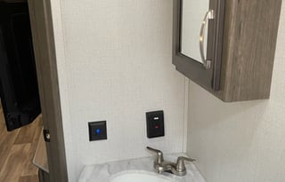 2021 Bunkhouse / KING Bed!!!  ***Delivery Only***