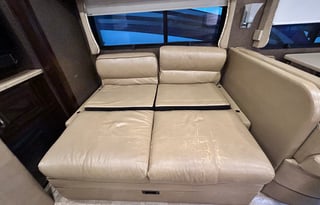 #14_40 ft Motorhome w/ bunks & 1.5 baths