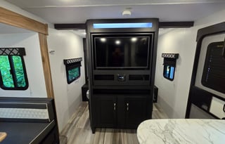 AR's 2022 coachmen freedom express 258bhs