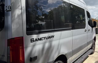 Baez RV Rentals - Adventure-Ready, Pet-Friendly RV