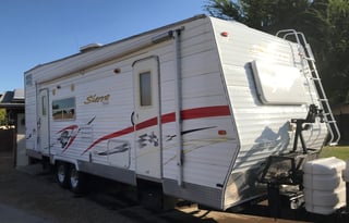 2005 28ft Toy Hauler Large Garage Pets ok free gen