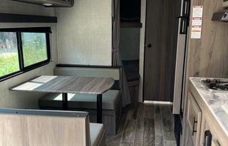 2022 Gulf Stream Enlighten Enlighten 25BH