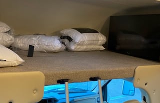 2020 Thor Freedom Elite 30FE Sleeps 8 Clean!