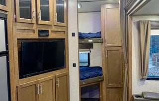 HOME AWAY FROM HOME 2018 Sabre...Will DELIVER & SET UP