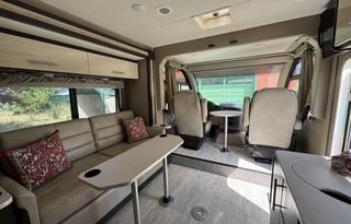 2020 Thor 25' Axis Motorcoach with eBike option