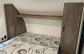 Lightweight Bunkhouse with Spacious Living