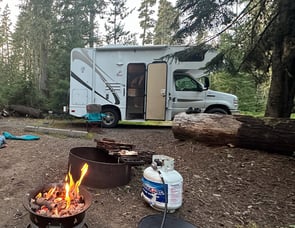 Thor Motor Coach Majestic 19G