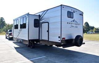 ** LONG TERM RENTALS ONLY ** 38' SILVER LAKE