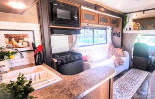 George and Harriett 's  Happy Leprechaun