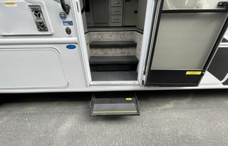 2024 Thor Ace 32B (Sleeps 8 to 9!