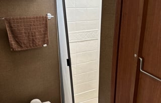 2016 Thor Motor Coach ACE 29.2 - SLEEPS 8