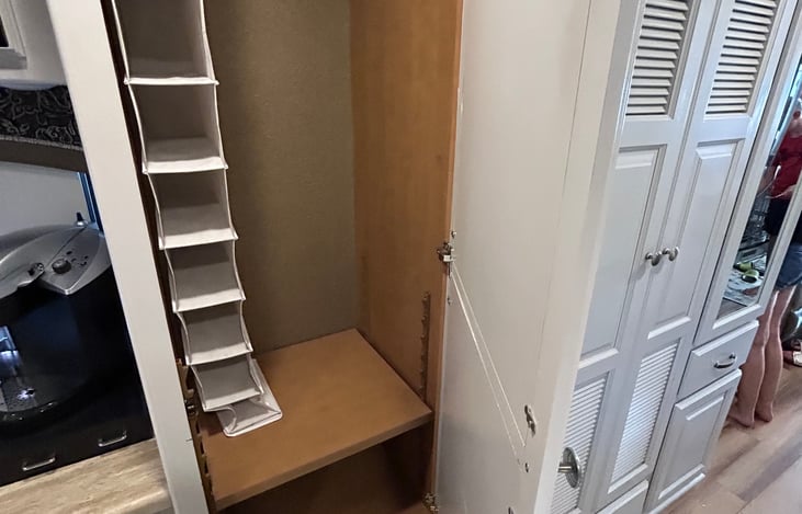 Private bedroom 
Closet