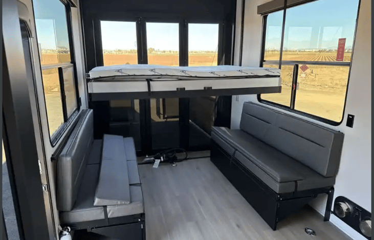 Large Garage/Bunkhouse/Dining Area