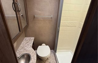 Beautifully maintained & spacious adventure RV