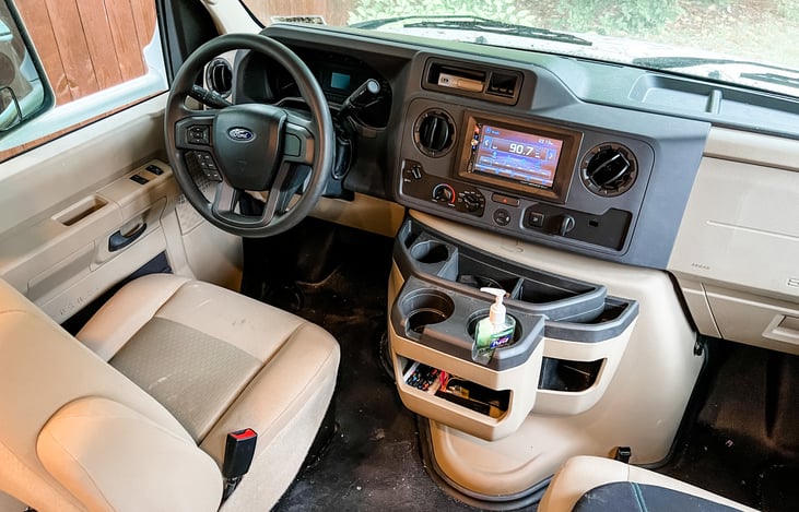 Cab, F-450. Bluetooth connection with mirror image capability + back up camera.