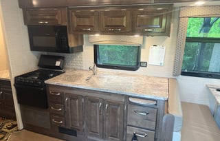 Free Starlink | Jayco Greyhawk 30X Luxury Class C