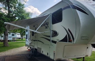 5th Wheel Camper Rental on Famous Devils Lake ND!