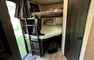 2022 Jayco Jay Feather 24BH