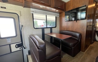 2017 Coachmen Pursuit 30 FW - NO SPECIAL DL NEEDED