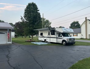 Coachmen RV Freelander 27QB Ford 350