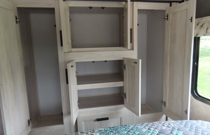 Many doors and drawers to organize everything you would wish to take along!