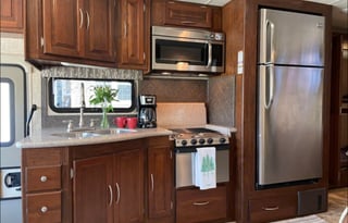 “Bruno” Big Coachmen & Bunkhouse sleeps 9!