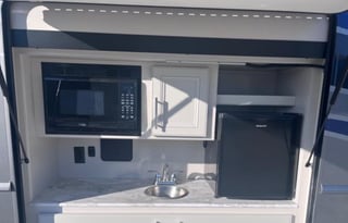 Luxury RV Adventure: Rent the Eclipse 34J Class A!