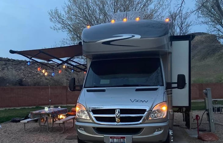 Leonard at night rockin his string lights.