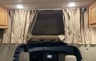 27 Foot Thor Motor Coach