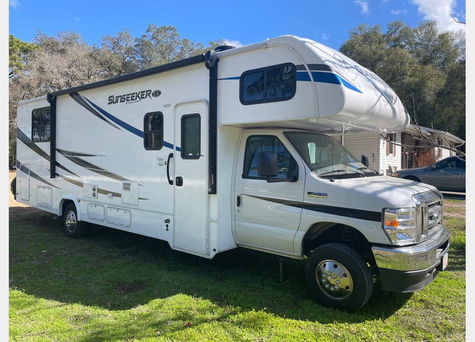 Class C Motor Home rentals in Myakka City