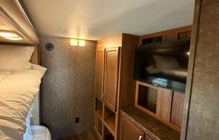 2016 KZ Durango Gold 8 Guests - DELIVERY ONLY