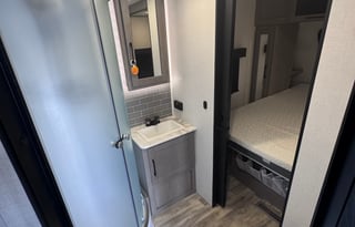 Dutchman Kodiak Ultimate RV