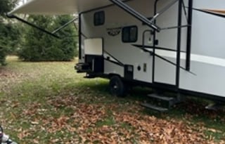 ZINGG'S QUIET GETAWAY - 2022 Forest River RV Wildwood FSX 178BHSKX