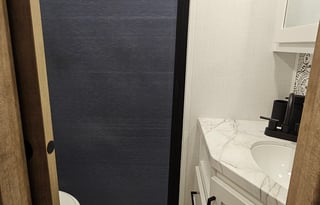 Amber and Jason's Comfy Keystone