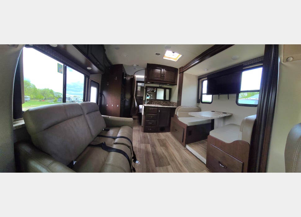 Class C Motor Home rentals in Brooklyn Park
