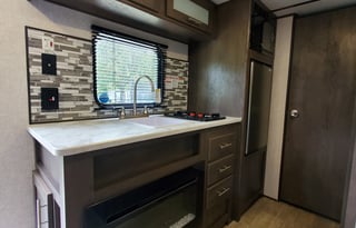 2021"THE LITTLE MRS" Bunks/4"Topper/Fully Stocked