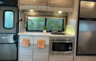C1-*NEW*2022 LUXURY Mercedes - Sleeps 6 -Great MPG