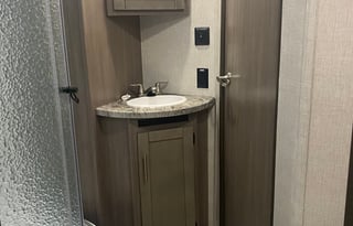 2021Crossroads Sunset Trail,  2 bathrooms, lg bunk