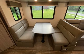 SOCIAL DETOX! Beautifully Modern, Open Concept RV with Toddler Bed!
